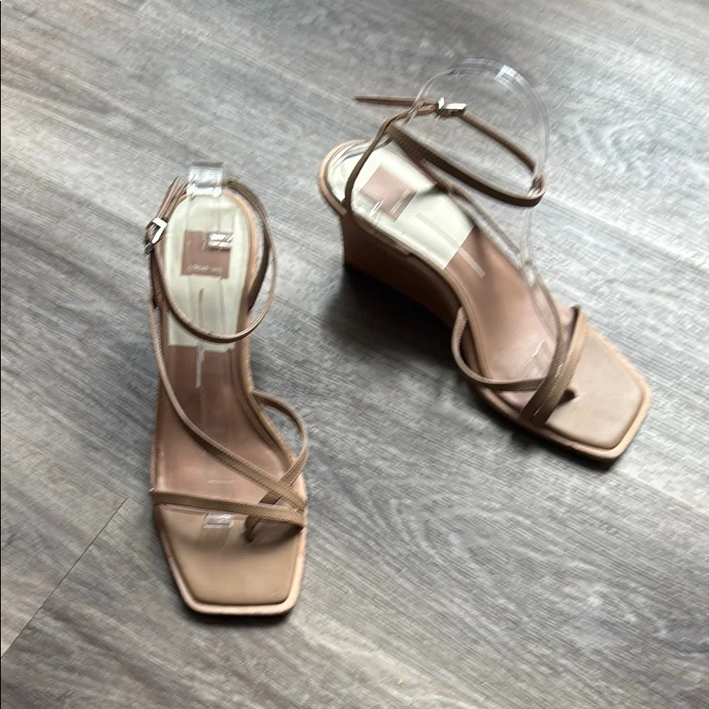 *Dolce Vita Cream Sandals 10M Leather Tan Stylish Wedge 10M